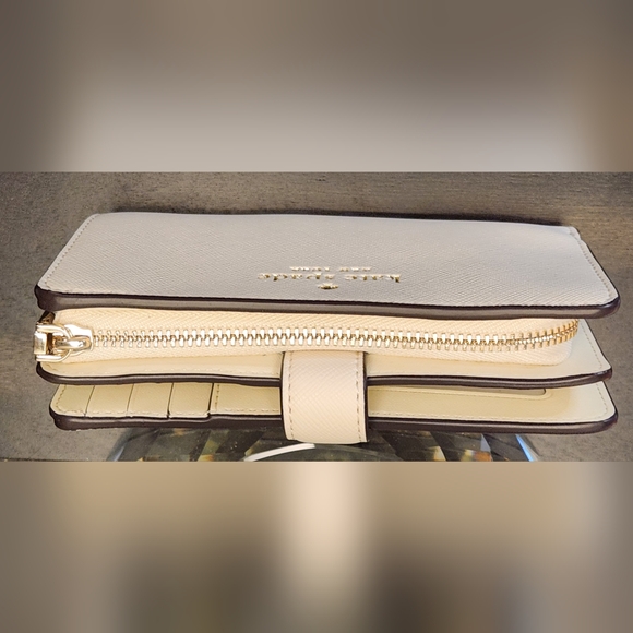 KATE SPADE Med Compact Saffiano Leather in Meringue  NWT - Picture 6 of 12